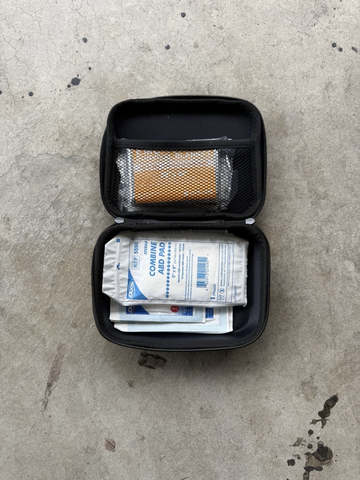 Volkswagen VW First Aid Kit Black Zip Case w/ ABD Pad, Unisex Adult